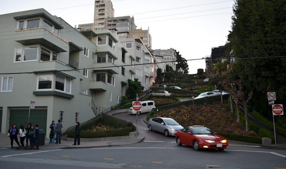 Lombard street decided to look its worst for my visit. Usually there are beautiful flowers grown along the lane. I always feel pity towards people who live here. They have to put up with crowded tourists everyday.